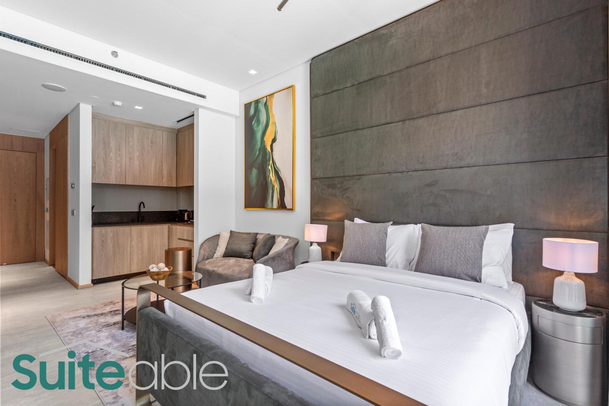 Apartment Aesthetic With Stunning Pool View In Jvc *